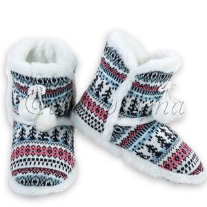 SALE! ❤️ LAST! Women’s Pom Pom Bootie Slippers
